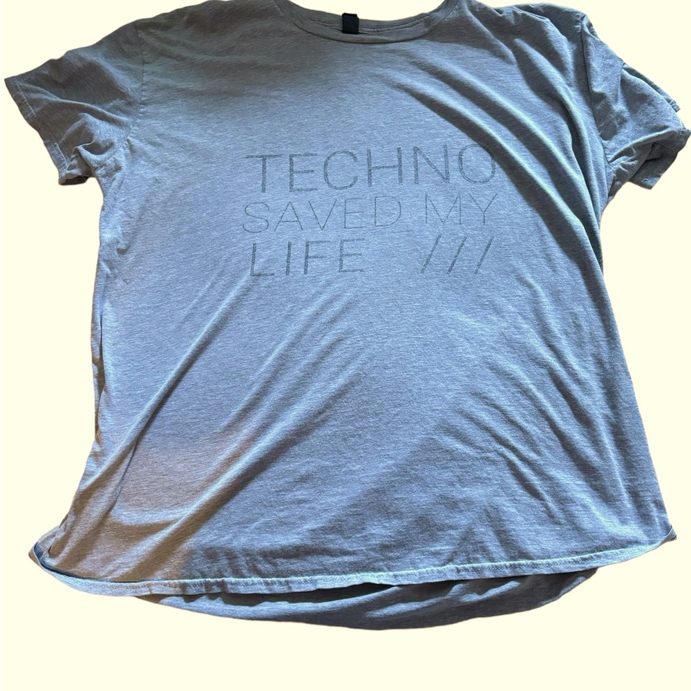 Techno saved my life tee xxl grey